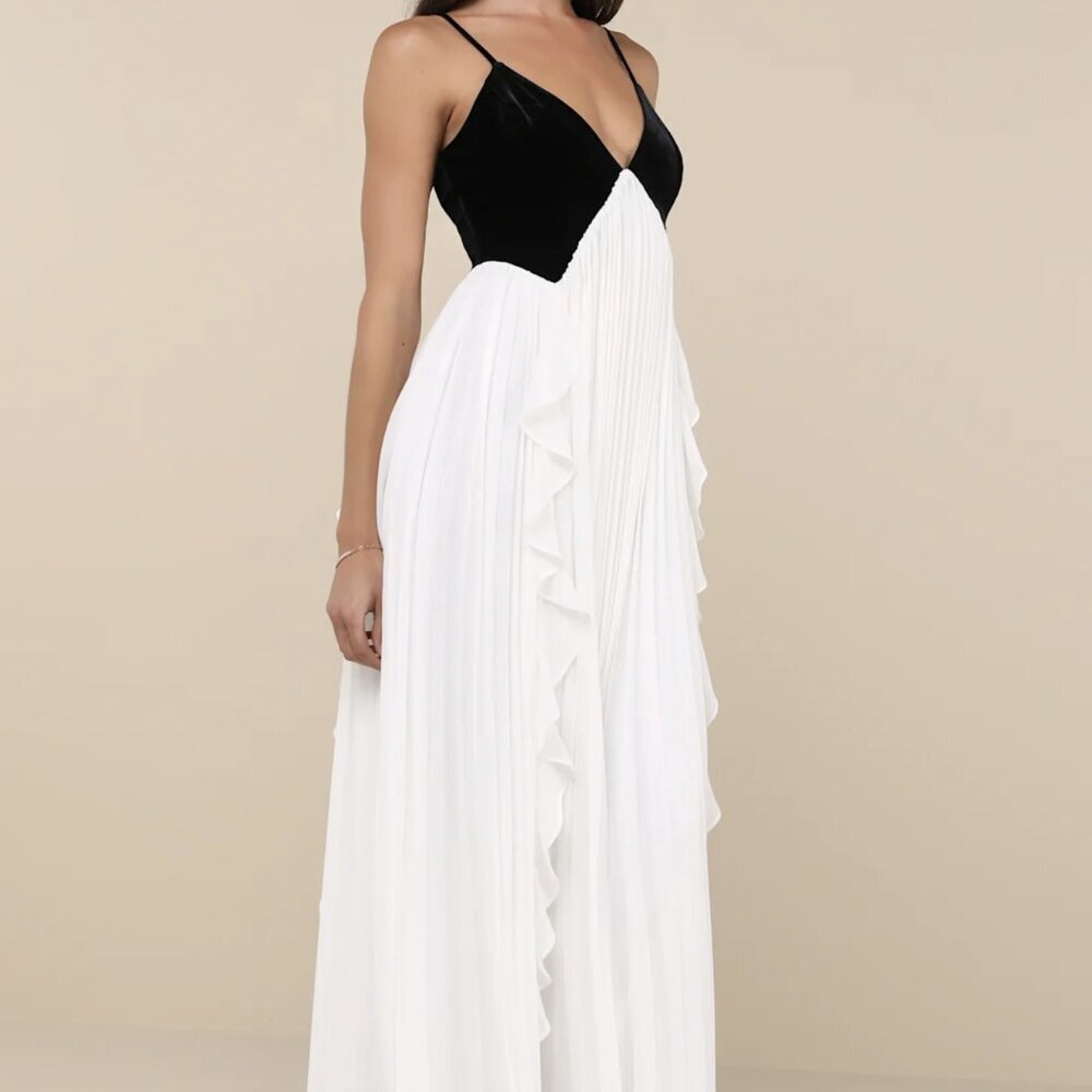 NWT Lulus Envied Glamour Black and White Pleated Backless Maxi Dress​ - Picture 2 of 10